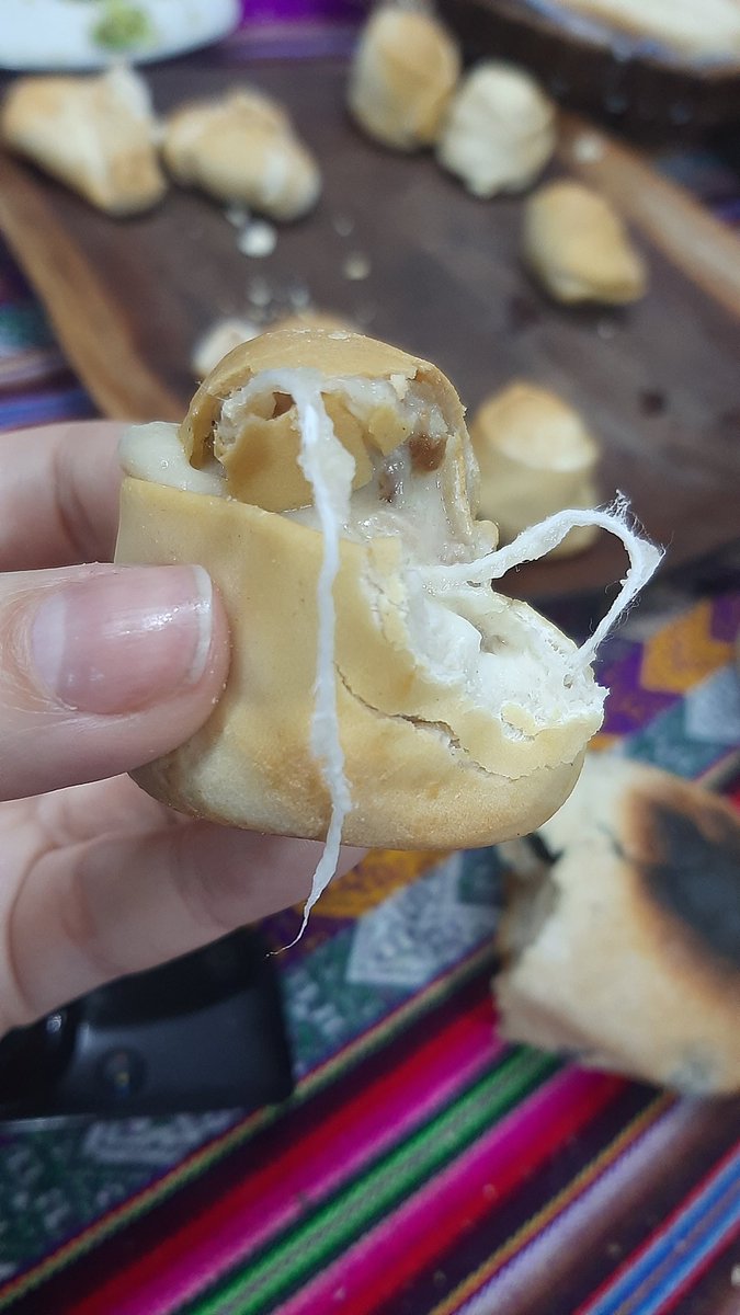 c4micanales's tweet photo. @JumboChile compramos estas empanadas y nos enco tramos con esta desagradable sorpresa en su interior, no logre dar con la marca de fabrica, necesito ayuda, gracias https://t.co/Jt3xZefpHb