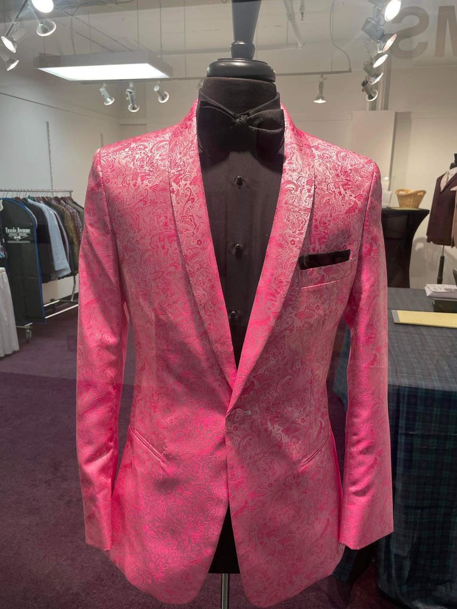 BridalWarehouse's tweet image. It’s that time!  AmericasMart Atlanta Formal Market is happening!  Bobbie &amp;amp; Bucky are there setting up their #TuxedoAvenue showroom &amp;amp; getting ready for gown &amp;amp; accessory shopping for our stores!  We provide #Tuxedos &amp;amp; #Suits to bridal boutiques all over the USA!  Showroom 10W362A