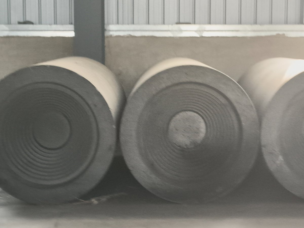 wenjiel60854689's tweet image. When using hot-melt binder (such as coal tar pitch), at room temperature----300℃ (referring to the actual temperature of the blank, the same below), the blank is softened, in a plastic state, and the volume expands.
#Carbonization #GraphiteProduction #CarbonMaterials