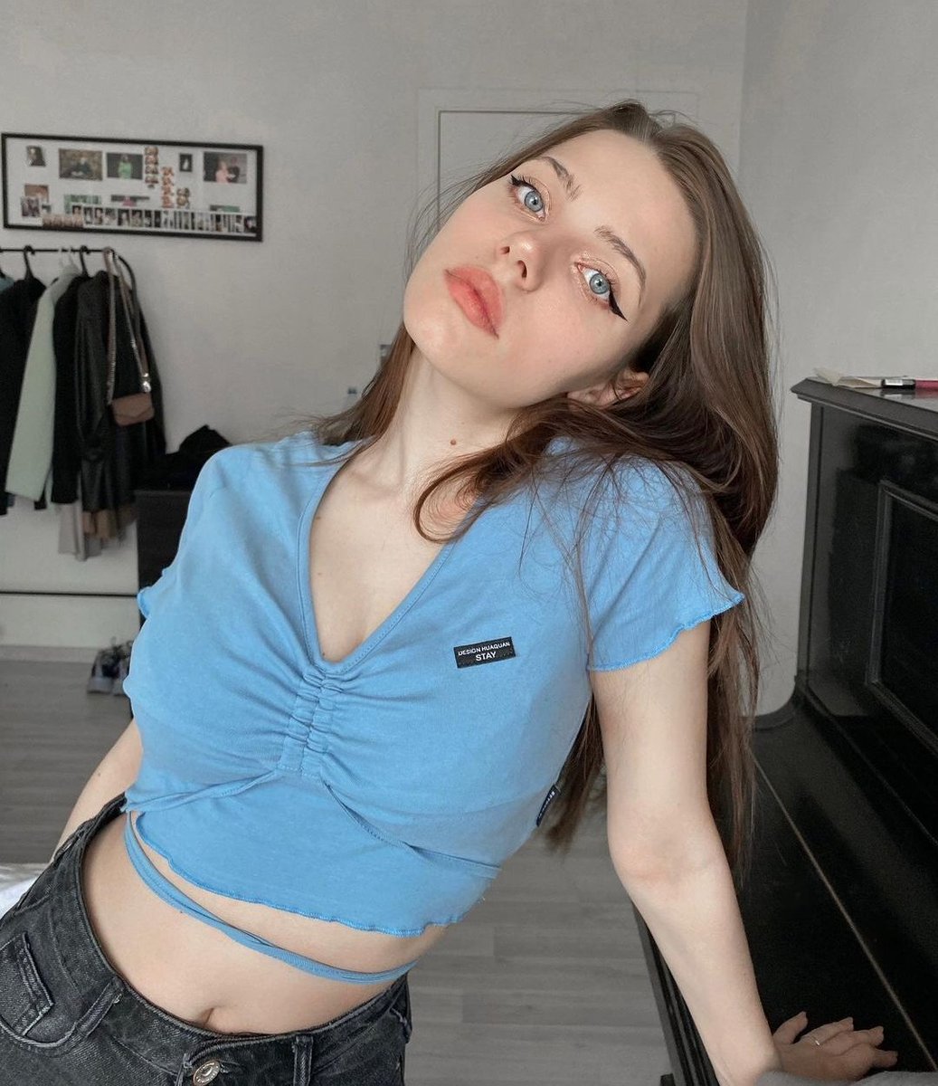 rainbwsight's tweet photo. ㅤ
——  instagram new post 

» when does summer end? I'm literally dying 

ㅤ https://t.co/Q22IIIv96m