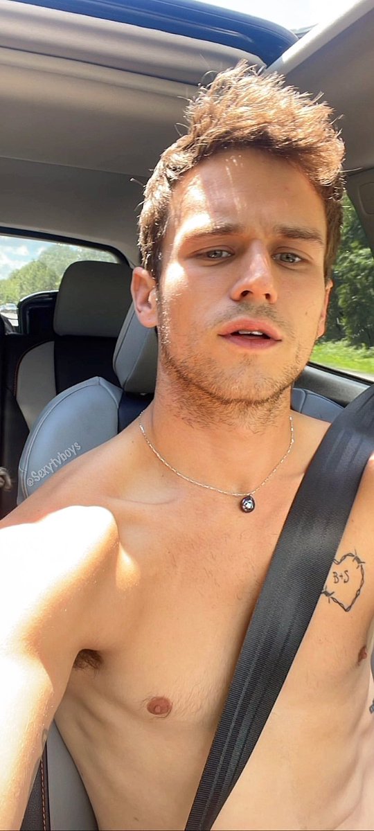Sexytvboys's tweet photo. Brandon Flynn https://t.co/v6EvjJn6mF