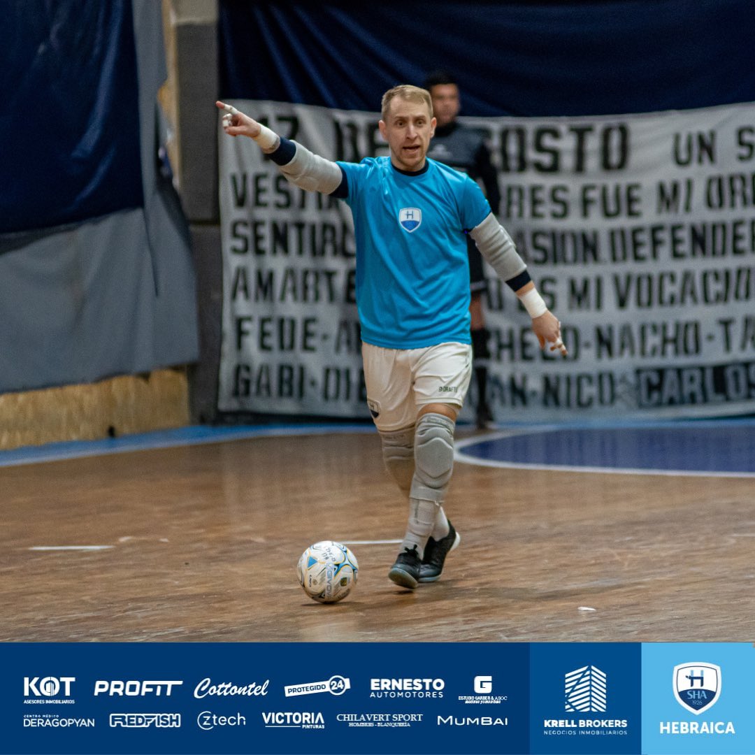 hebraicafutsal's tweet photo. ¡Triunfazo en Villa Pueyrredon! ✅ 

El equipo de @hernanbasile10  venció por 2-1 a 17 de Agosto con goles Pablo Marcone y Lucas Perez. 

🗓 En la próxima fecha recibirá a San Lorenzo en Pilar. 

¡Vamos #Hebraica! 🔵⚪️ https://t.co/rxel2lvElg