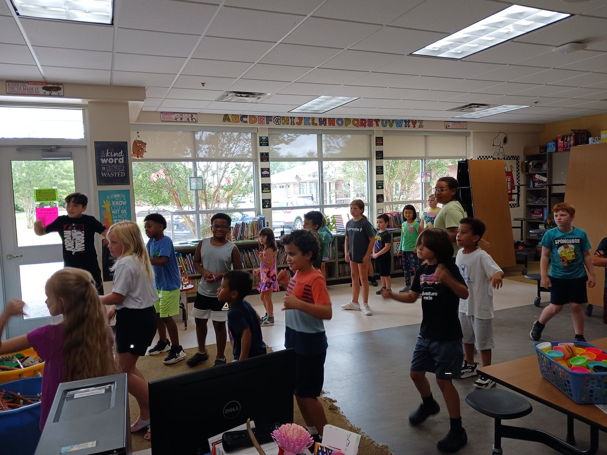 fmteducare's tweet image. Dancing to some fun songs 🎶 #DanceDance #TheyHaveMoves #2023SummerEducare