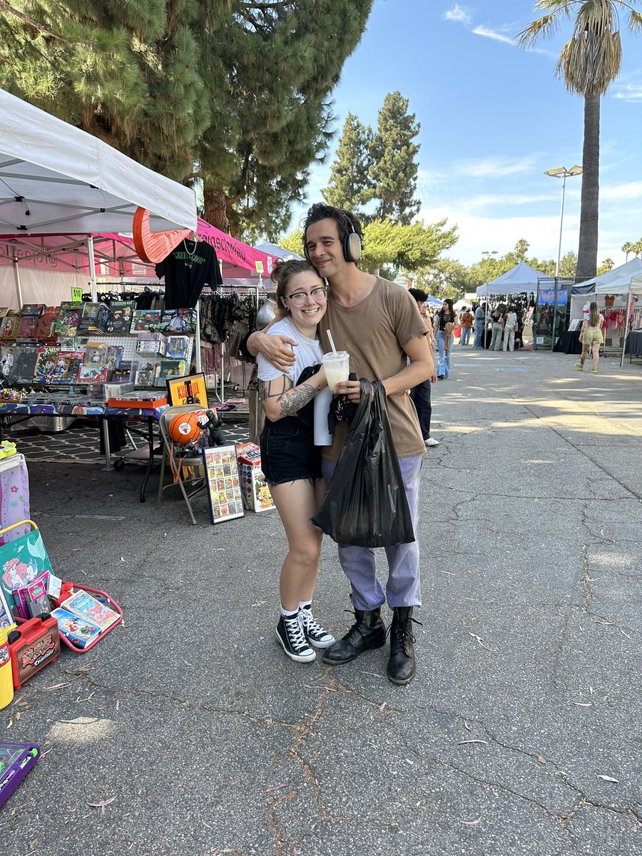 kasidy1975's tweet photo. i wish i could live in this moment forever @Mattyfrnglomg @the1975 thank you for everything https://t.co/AXmuKDPA4b