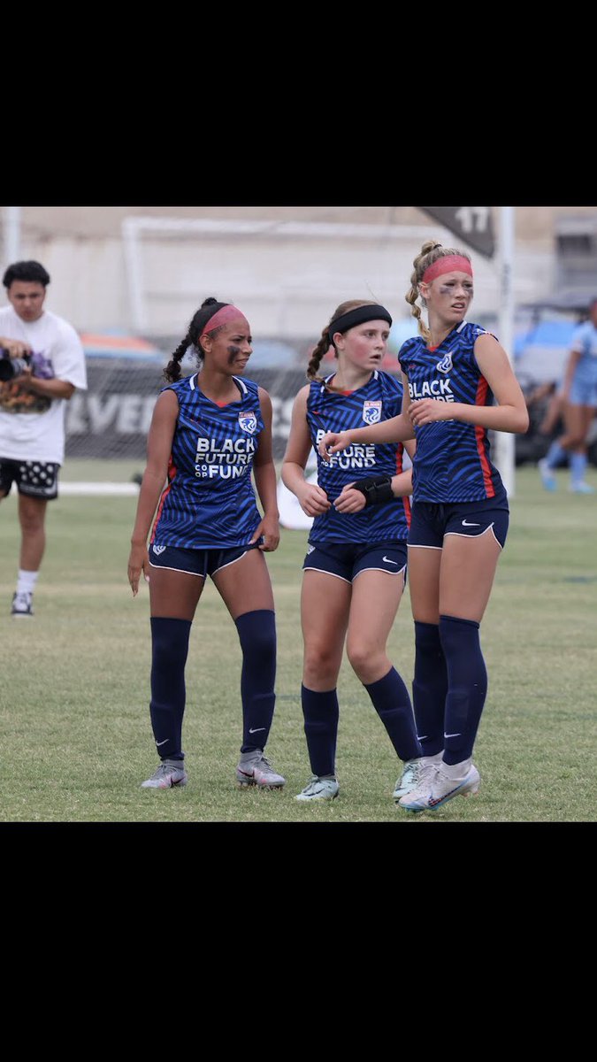 kierransidney's tweet photo. Our run @SilverLakesPark #SilverlakesShowcase comes to an end. Lost in a super close game today to a very good Legends FC ECNL team. Our @OLReignAcademy 09 GA team played well despite the 97 degree heat and we will have a great season! #BeBold @SoccerMomInt @ImYouthSoccer https://t.co/fKsnd9XF9e