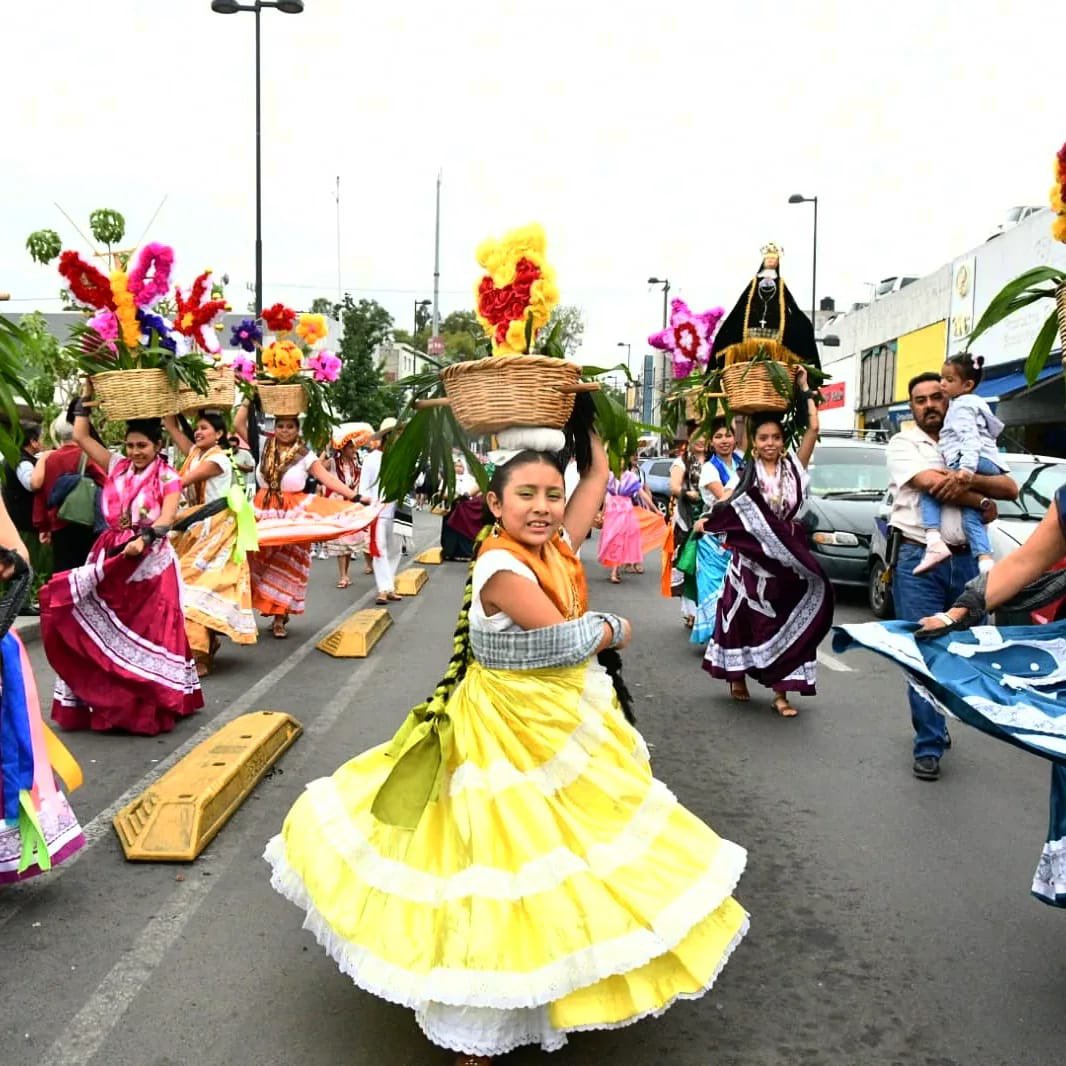 Amigas y amigos, la Guelaguetza 2023 está por llegar a su fin y quiero agradecer a las vecinas, vecinos y visitantes que la disfrutaron .🙏🏽🤩 Fueron 2 semanas de baile, música y colores magníficos de #Oaxaca ¡Nos vemos el próximo año! 🎊💃🌺 #Azcapotzalco #ViveElCambio