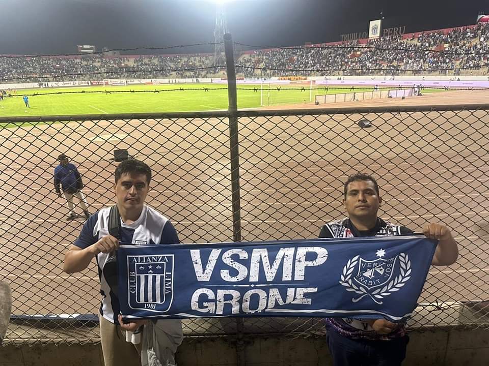 VsmpGrone's tweet photo. Nos traemos un punto donde el gol vino desde la tribuna. 

LOS DEL 2008 https://t.co/KblMF6wPBX