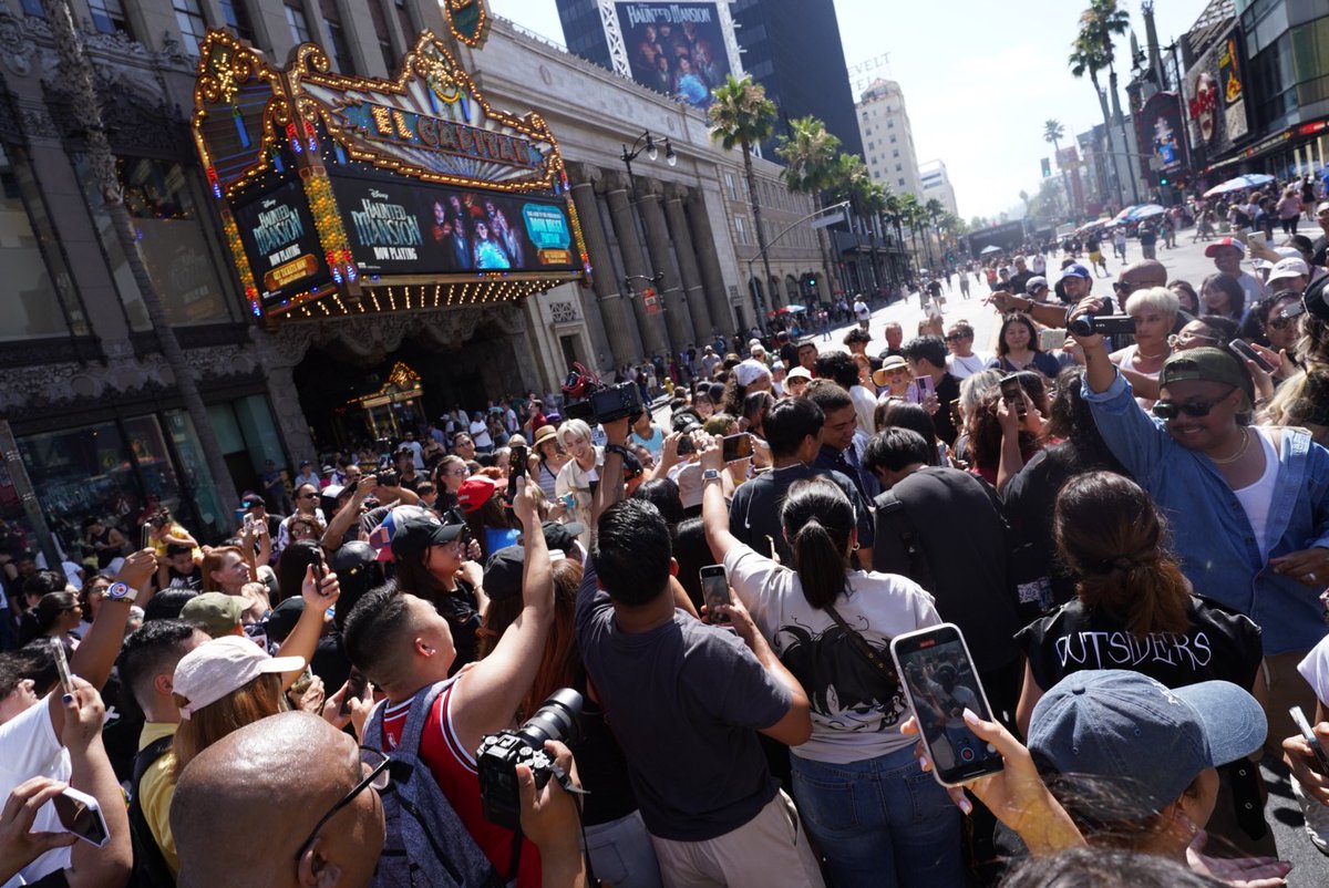 MYX and SB19 SHUTDOWN HOLLYWOOD BLVD Official Video Coming Soon! Follow @myxglobal for whats to come in collaboration with @SB19Official 📸 : Gino Lucas | @oksoitsgino #sb19 #hollywoodblvd #losangeles #myx