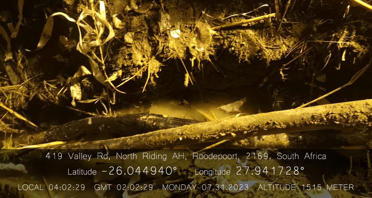 CityPowerJhb's tweet image. #outageUpdate #kyaSand 

Team is finalising repairs, one joint left. Tests will be conducted after and if all tests clears restoration will commence .^NN