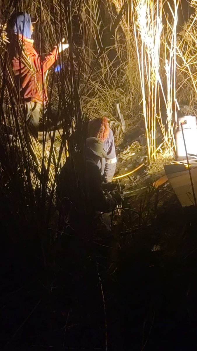 CityPowerJhb's tweet image. #outageUpdate #kyaSand 

Team is finalising repairs, one joint left. Tests will be conducted after and if all tests clears restoration will commence .^NN