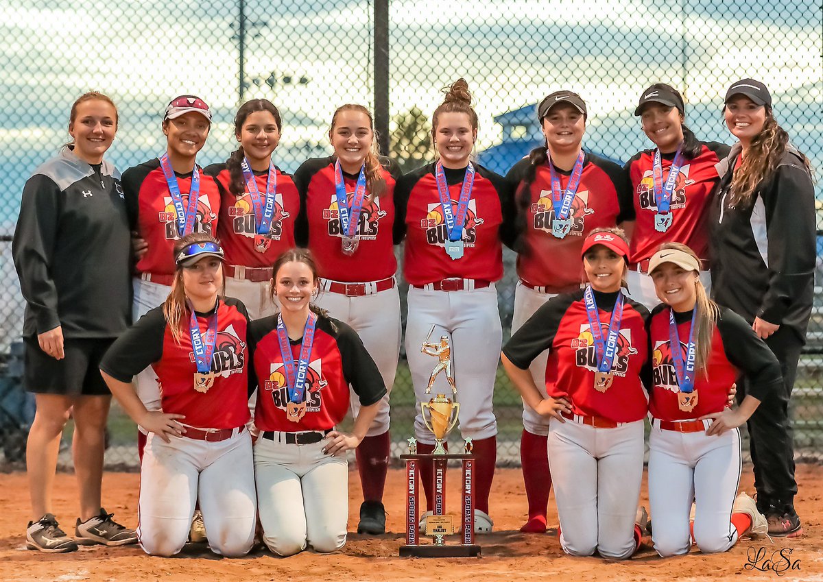 B2Bulls16UScott's tweet photo. That’s a wrap! B2 Bulls-SF finish the season 22-12-1. This team was truly something special. The strength, fight, &amp; grit they put forth was truly inspiring. They exemplify what it means to be a Bull and we could not be more proud of the young women they’ve become!🐂🔥 #GoBulls https://t.co/3IC6016bK7