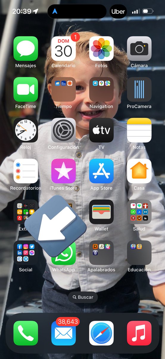 pacoaguilera's tweet photo. A mi Pantalla de Inicio le vale que el pajarito azul se haya ido, dando lugar a una espantosa “X”. Pero ampliando el grupo de apps se gobierna y despliega lo que debe ser. Alguna idea de por qué? https://t.co/PBTkV7YcdA