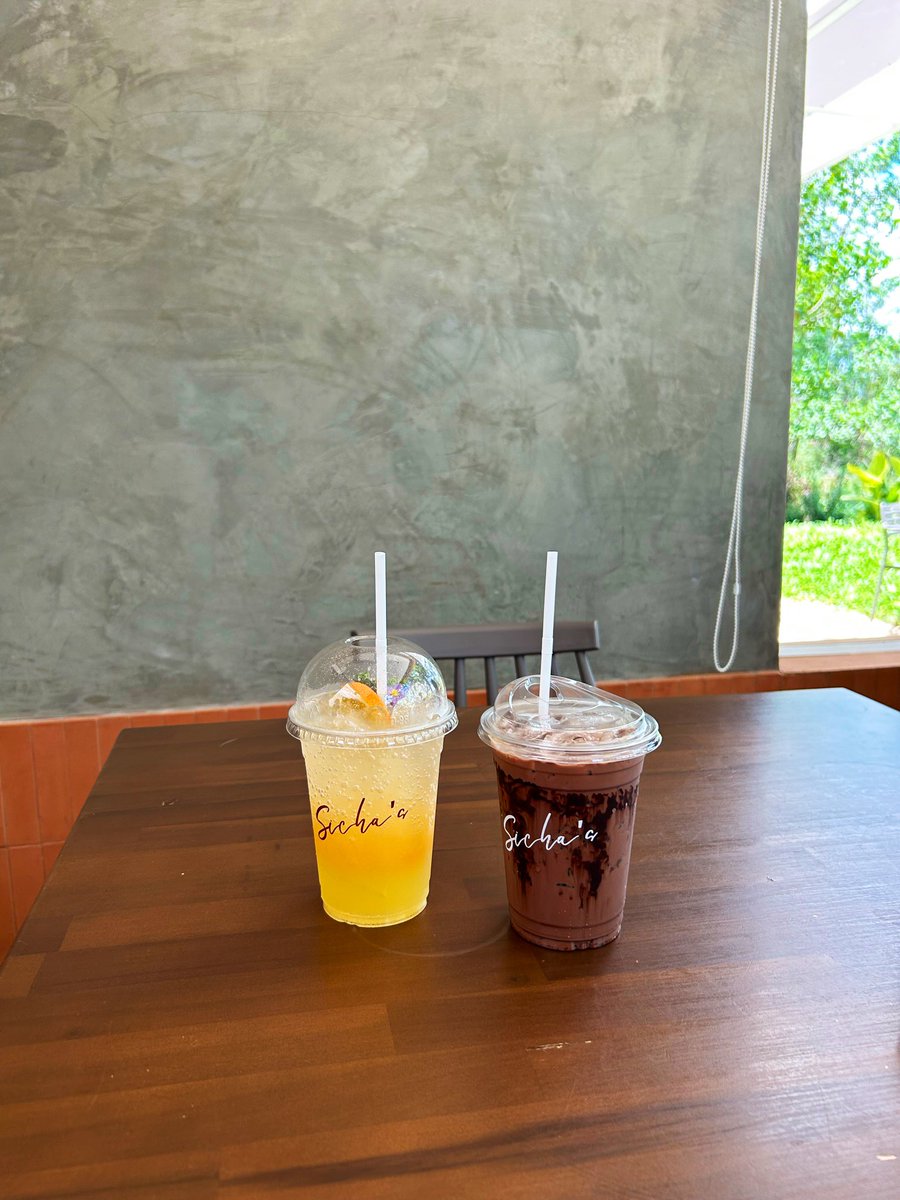 🍊📍Sicha cafe คาเฟ่เปิดใหม่ในตัวเมืองจันทบุรี ไฮไลท์ตึกสูงกำแพงอิฐ ข้างในพื้นที่กว้าง หรือที่นั่งด้านนอกก็บรรยากาศดี ฟิลนั่งในสวนหย่อม ใครมาเที่ยวจันทบุรีต้องไม่พลาด😋 <a href="/aroii/">@aroii บอกต่อ</a> <a href="/Kin24hrs/">กิน24ชั่วโมง</a> <a href="/Review_Thailand/">รีวิวไทยเเลนด์</a>