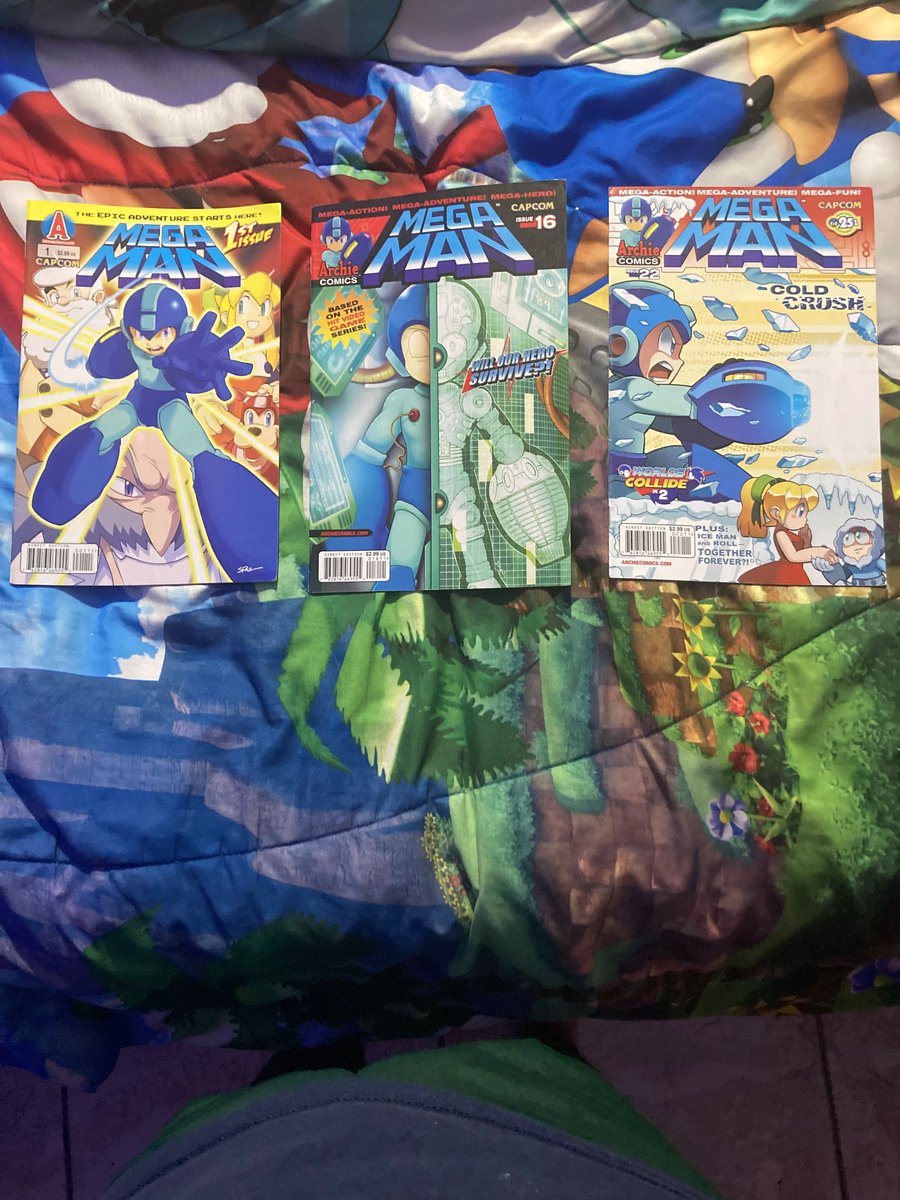 andersonhedgeh2's tweet photo. And here my #archiesonic #sonicx #archiemegaman comic books https://t.co/YQHMhbs0gb