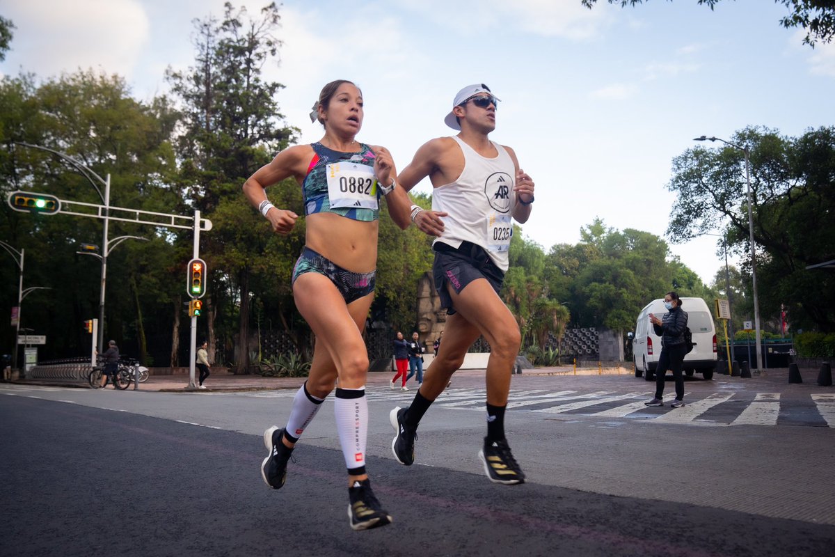 splitsmx's tweet photo. Reforma se pintó de colores con la fiesta del 30K🏃🏻‍♀️🏃🏻‍♂️

Tú lo hiciste posible, nos reunimos 6,000 runners a hacer vibrar las calles de CDMX con nuestros pasos. 🔥

Nos vemos en 2024 🤜🏼🤛🏼 https://t.co/IompwRXFRM