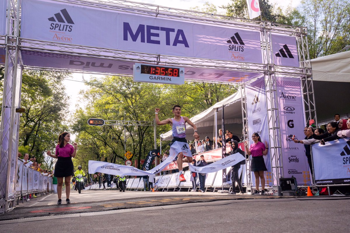 splitsmx's tweet photo. Reforma se pintó de colores con la fiesta del 30K🏃🏻‍♀️🏃🏻‍♂️

Tú lo hiciste posible, nos reunimos 6,000 runners a hacer vibrar las calles de CDMX con nuestros pasos. 🔥

Nos vemos en 2024 🤜🏼🤛🏼 https://t.co/IompwRXFRM