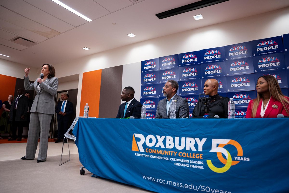 AyannaPressley's tweet photo. Honored to host @StevenHorsford, @KamalaHarris, &amp; our @CBCInstitute colleagues in Roxbury, the heart of Black Boston.

Discussions like these are necessary to confront the layered crises facing our communities. #DFTP https://t.co/HjcwgtWHF2