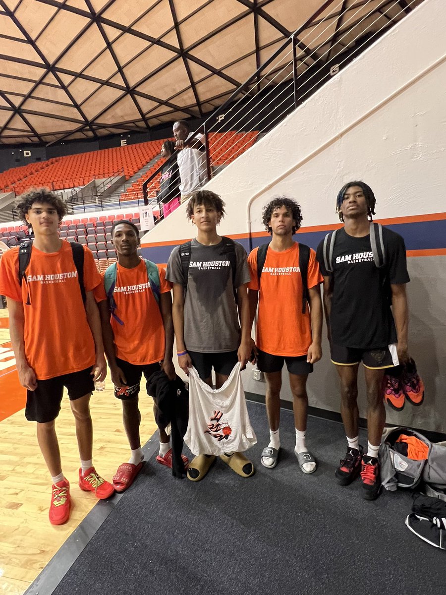 Thank you @CoachAMFobb06 and @Chris_Mudge for the invite to the @BearkatsMBB basketball camp this past weekend. It was a great experience and I appreciate the opportunity to get to compete at such an efficient camp! @IceTrayBU @RedwaterBasket1 @RECRUITtheWATER