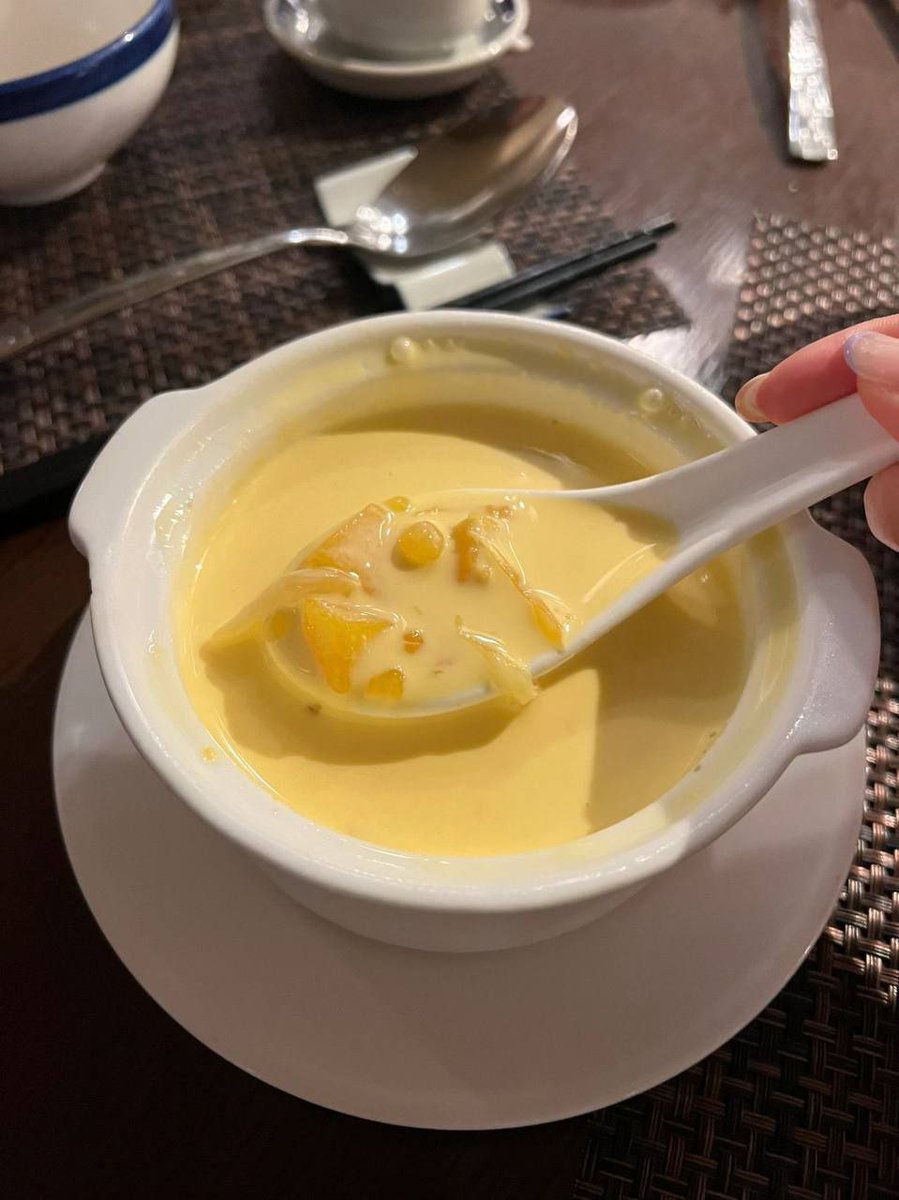 wil_nellie's tweet photo. Celebrate the summer season with the crowned king of fruits, the mango! 🥭👑mango smoothies...What's your fav dessert friends?#MangoBliss #SummerSweetness #sundayvibes https://t.co/Me6TDvz9gR