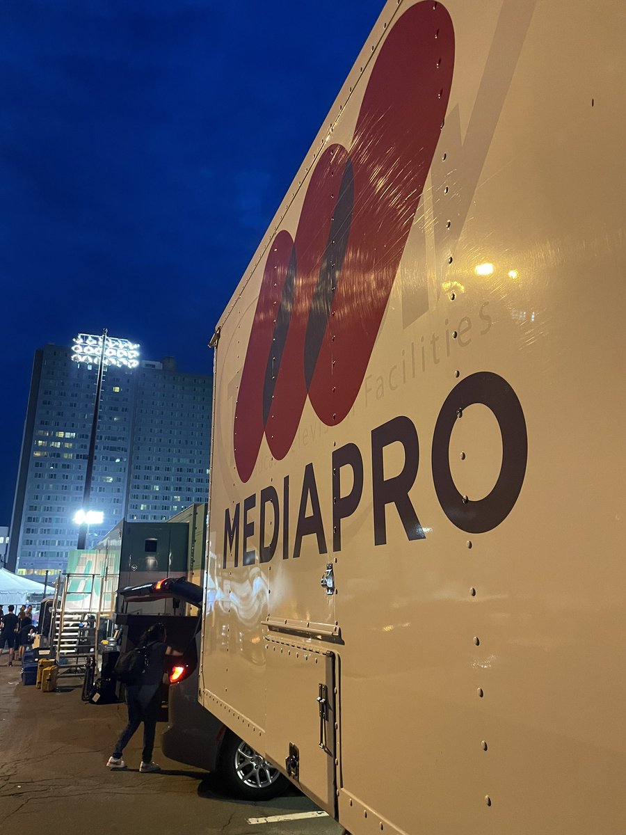CreelmanVideo's tweet photo. Great day at Touchdown Atlantic - 2023 version. Over 10,000 at Saint Mary’s University as the Argos beat the Riders 31-13. Thanks to my sidekick JT for getting us through the crowds. @mediaprocanada  @CFL #Halifax
#NS https://t.co/OZmkNAmYK5