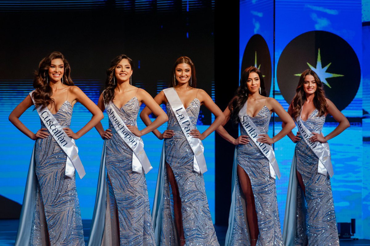 ReinadodeES's tweet photo. ¡Elegancia y estilo es lo que define a cada una de las participantes de #MissElSalvador2023! 🇸🇻👑

✨ Desfile en traje de noche https://t.co/fqdoxcihQ5