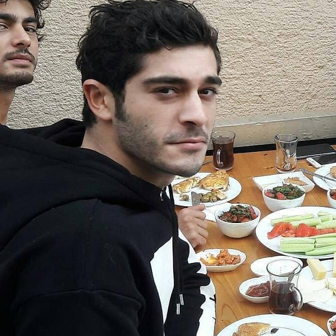 _BurakUniverse's tweet photo. Good morning #BurakDeniz https://t.co/Bd3UeE6ve9