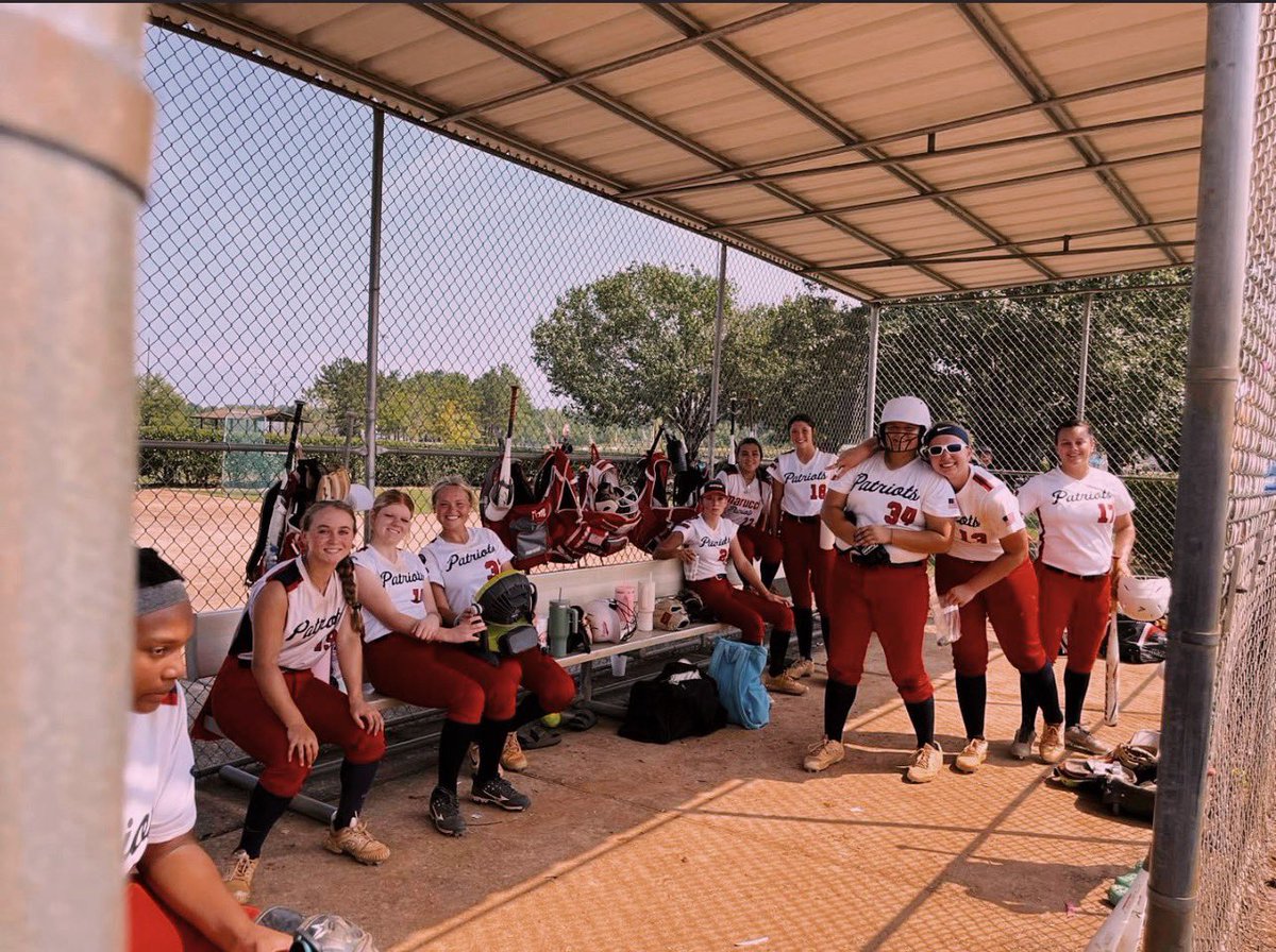 jennigoins2025's tweet photo. so thankful for this past summer season! I loved being able to be apart of this team! 
#failfoward @MarucciPatsGC https://t.co/HpMaTWu0q6