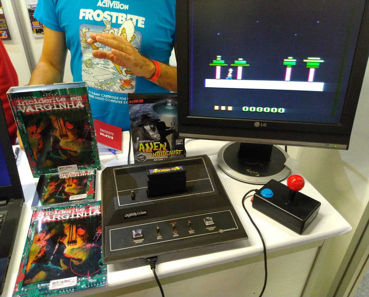 hbeira's tweet photo. Retrocon 2023 - Fotos gerais 😁🙏🏻

A @2ndBossGS e a @JoyMasher são as minhas Devs BR favoritas. https://t.co/hK5TU5oGYs