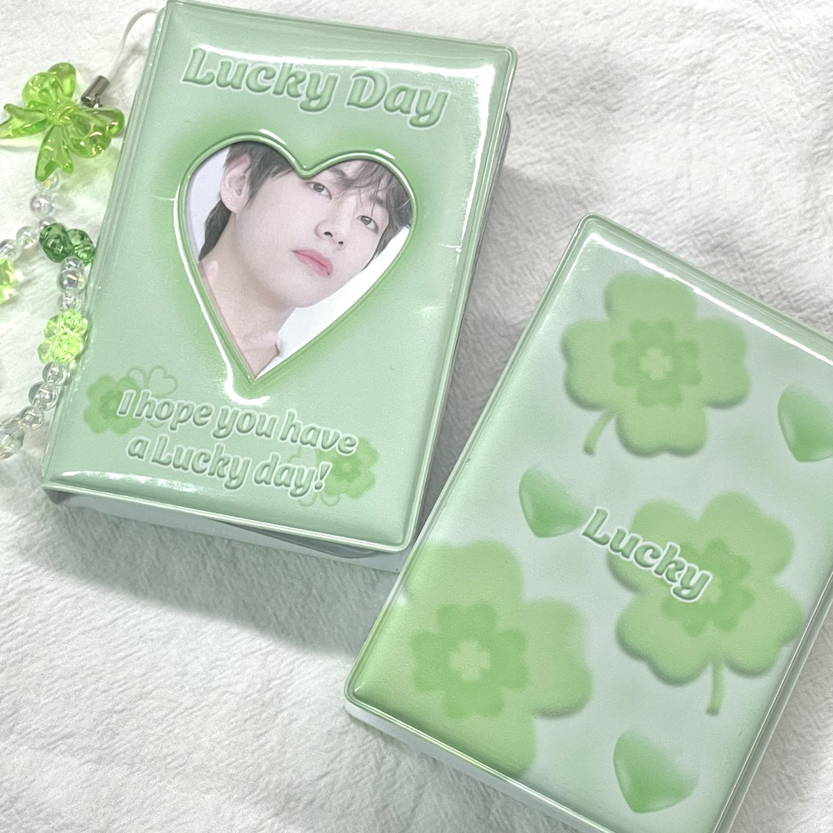 #rt 추첨 이벤트☘️
Rt 해주신 한분께 콜렉트북을 드립니다🤍

💚네잎클로버 콜북 재고 판매폼🍀

💵- 10000원

📦- 일주일 내

🔗- witchform.com/deposit_form/4…