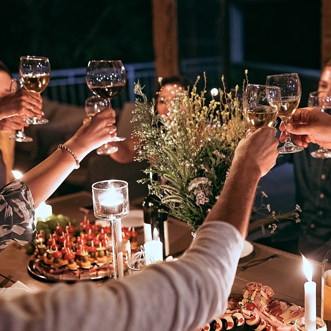 LPTRockStar's tweet image. The dinner table should be a safe zone for families, not a war zone. #talk #nofighting