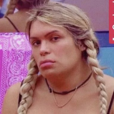DavidEMateD's tweet photo. Las Misses diciendo que la gente del El Salvador es gente feliz. 
Todo El Salvador viendo el programa (yo incluido):
#MissElSalvador https://t.co/XbYQppXHIi