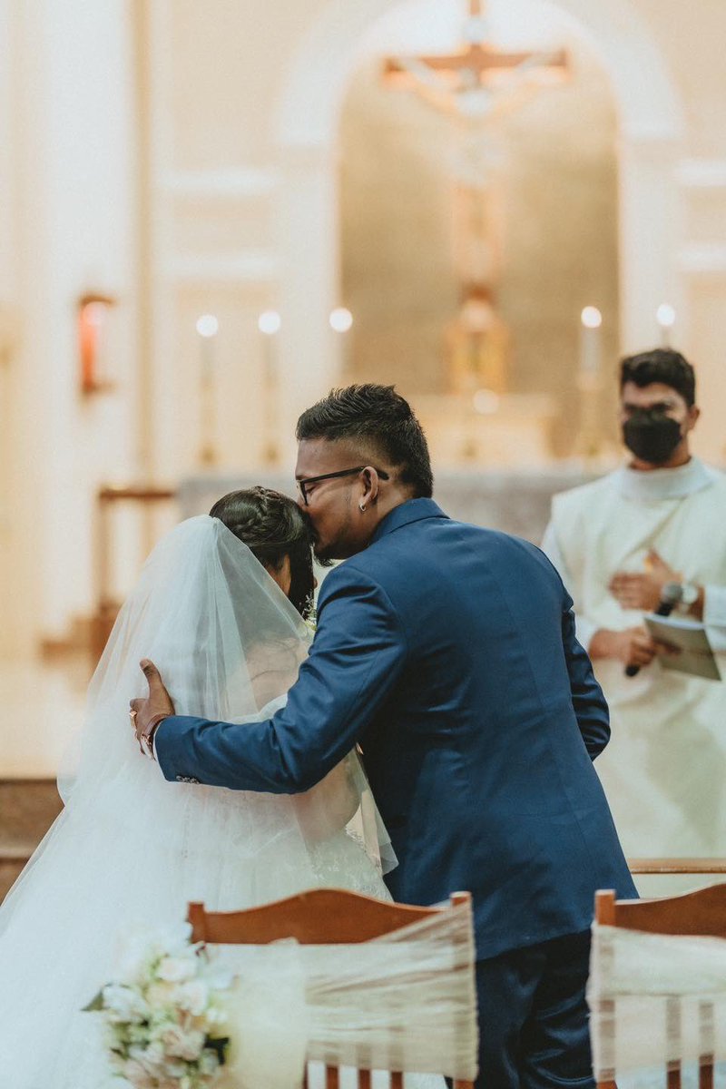 AndrewkoeStudio's tweet photo. “Cause God gave me you for the ups and downs, God gave me you for the days of doubt.”

Capturing #WeddingMoments with @TracySelladurai &amp; Parvithran. 
-
#andrewkoestudio #malaysianwedding #weddingphotography #weddinginspiration #capturingemotions #capturingmoments #lovemoments https://t.co/5LuWfRFeKA