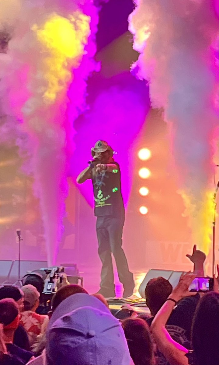 We had Nothin’ but a Good Time tonight at @ruoffmusicenter. @bretmichaels #PartiGras was amazing! Bring on #PartiGras 2024! (@mark_mcgrath)