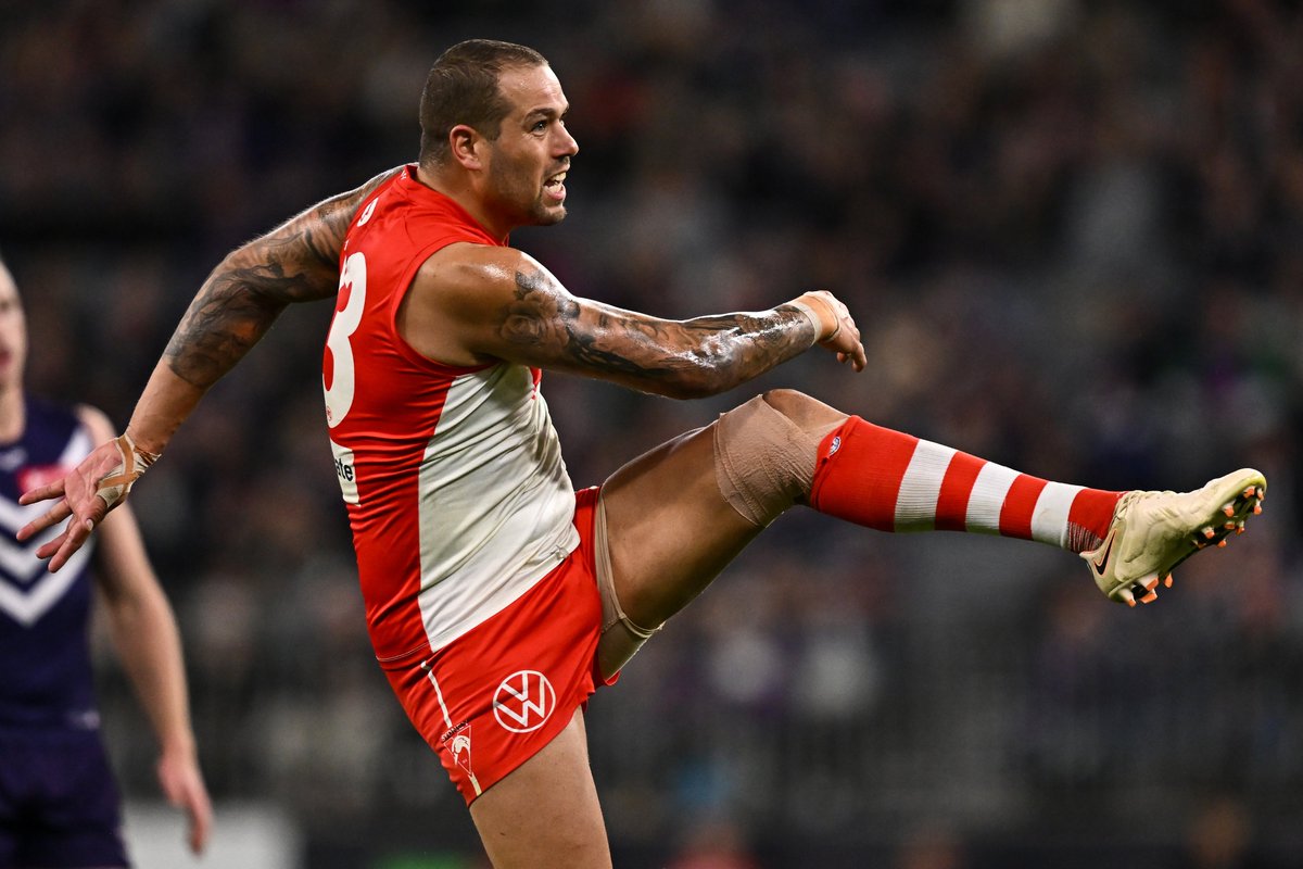 FOXFOOTY's tweet photo. BREAKING
Buddy Franklin his informed teammates he will retire, effective immediately.
MORE: https://t.co/c97IGck2X4 https://t.co/2wID4IOAYT