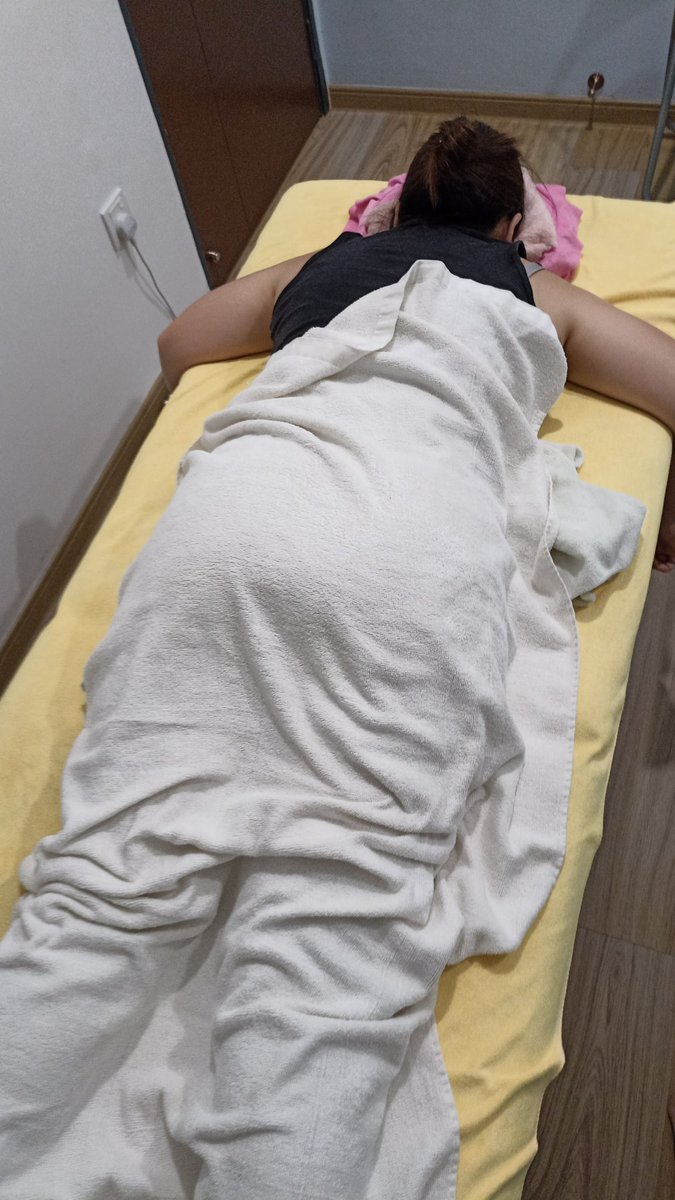 KharC40225's tweet photo. 需要按摩的可以call我，0105240821 https://t.co/75q8xD1Snu