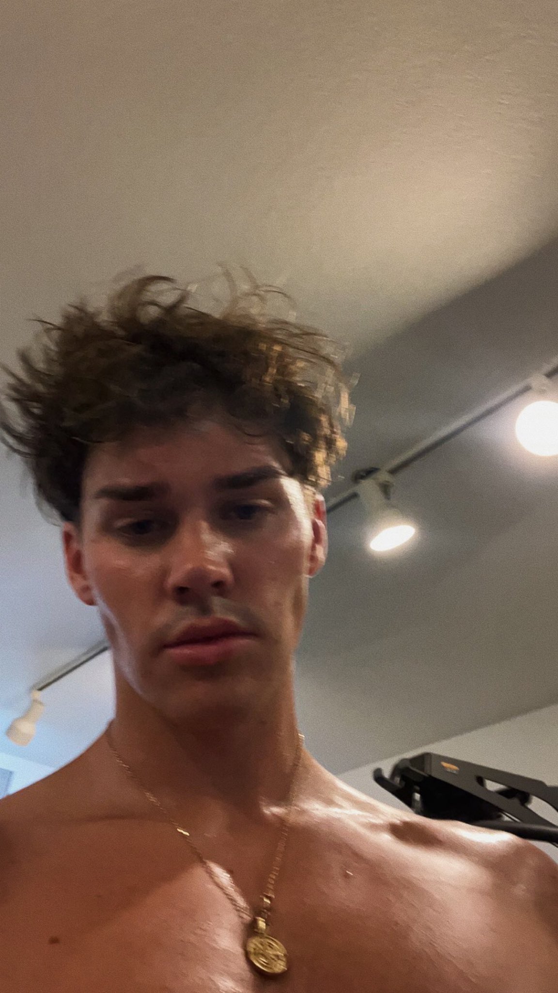 Noah Beck on X: so its not called twitter anymore?  t.corVrDcXXf2A  X