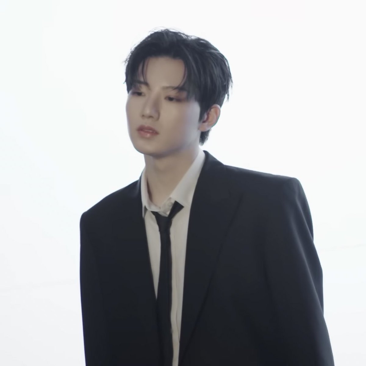 kkyutiesdimple's tweet photo. [T.M.I] EP.35 ‘REBOOT’ JACKET Behind The Scenes 

#JUNKYU #준규 https://t.co/99A7kh5NoB
