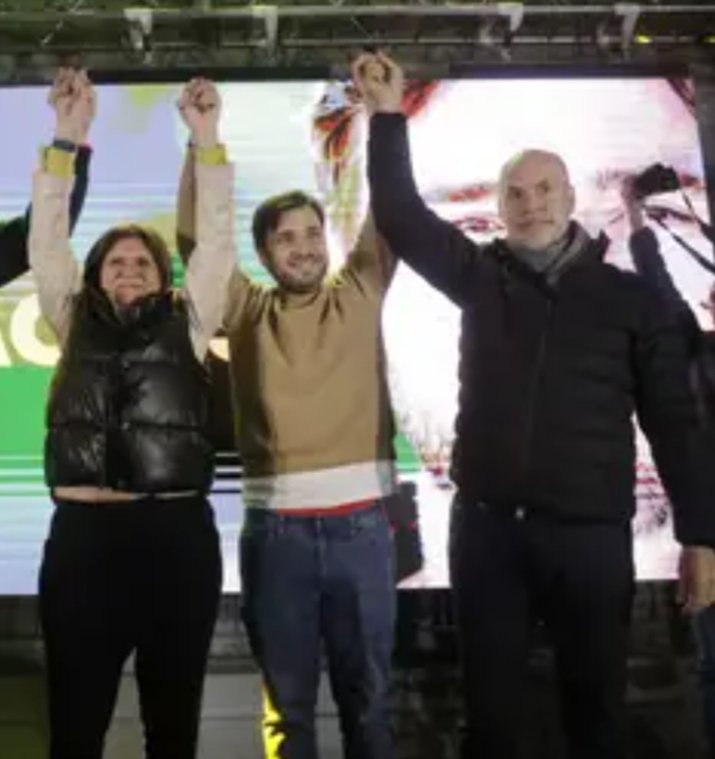 Larreta fue abucheado y la gente cantaba a favor de Patricia Bulrrich.
El país sabe que es un tibio y traidor