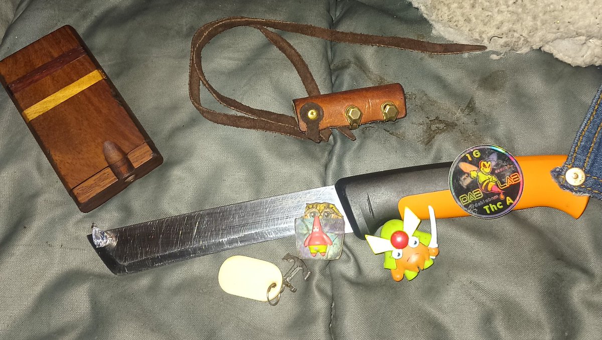 randylettz's tweet photo. #annieoakelyz22trickshoot #barrelcover #gracekellytear #maoribannabat #mobydickkeychain #littletomothy #approved #trades https://t.co/gndMMb2YW3