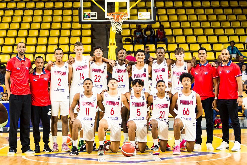 adrianomvp's tweet photo. No se logró el objetivo. Pero un digna representación defendimos la Bandera y nuestro baloncesto. Orgulloso de cada uno de los integrantes de esta foto. 💙🏀🇵🇦 https://t.co/YZgyOkv5ka
