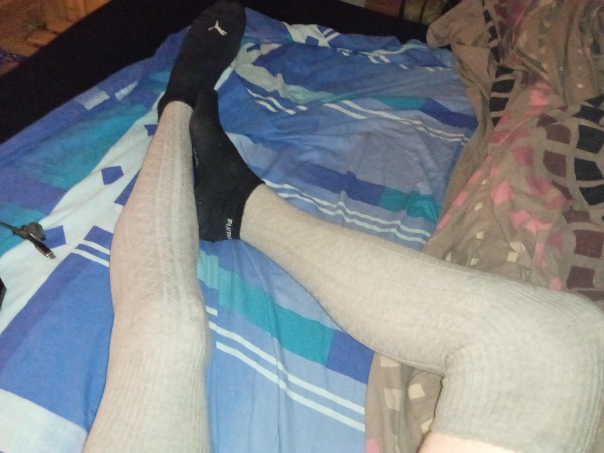 Everything i want late night is a good footjob and a bottle of gin #feet_lover #feetpic #overkneesocks #Feet