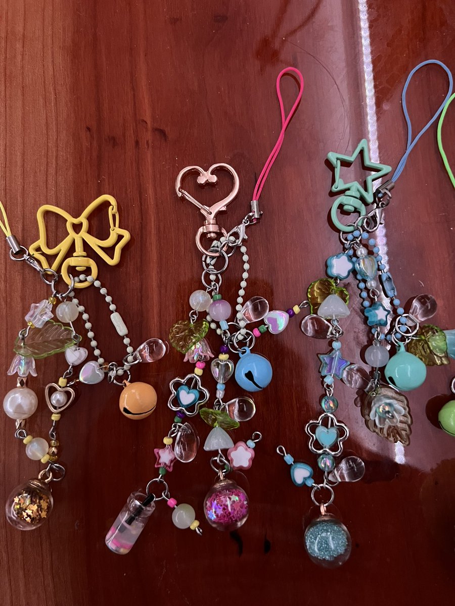 Autumn0780's tweet photo. Um hi please look at the keychains I’m making I might sell them maybe ( 'ω') https://t.co/xkSXyzsLWw