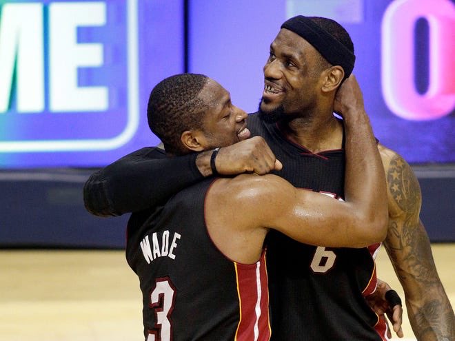 WillT98_'s tweet image. on May 17th, 2012, the Indiana Pacers blew out the Miami Heat 94 to 75 to take a 2-1 series lead in the 2nd round.

Then, Dwyane Wade and LeBron James happened. 

(A Thread)