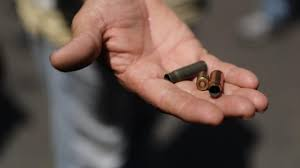 infopublicave's tweet photo. 📢#EnZulia: sicarios asesinaron a un productor agropecuario dentro de su casa en el sector Las Casitas,en el kilómetro 48 del municipio La Cañada de Urdaneta. Según fuentes policiales,el asesinato estaría vinculado a la negativa de la familia de pagar vacuna a un grupo delictivo. https://t.co/rJZljsjzht