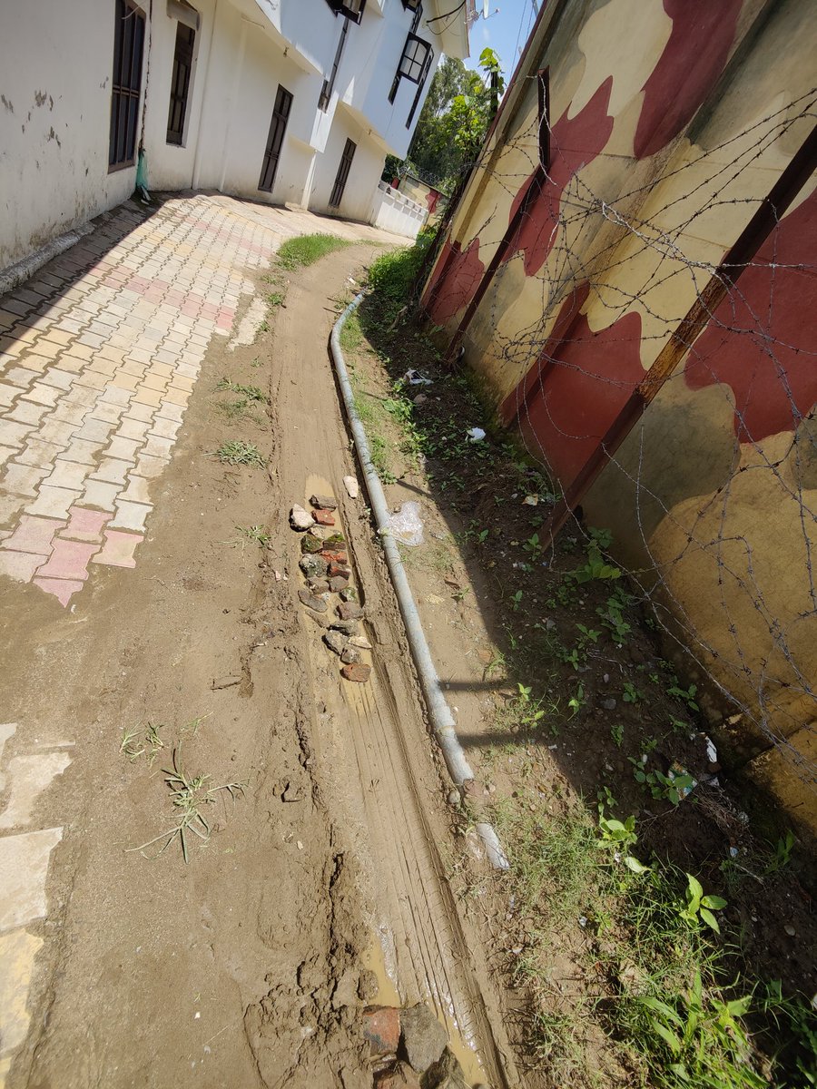 sunilchalotra1's tweet photo. @xen_jal @diprjk @OfficeOfLGJandK @Manojsinhabjp @justcsachin Sir please see the pathetic work done by phe department in our locality,ward No 17 Near EME enclave ,all layed out pipelines are above the ground level .,Concern raised to JE but not rectified https://t.co/ZpWcvDDiru