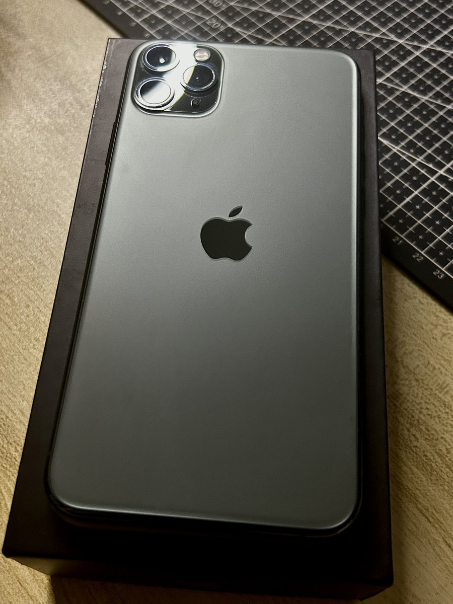 bluejaycart_'s tweet photo. wts lfb ph only 

Iphone 11 pro max Space Grey

- 100% battery health 
- 512 gb 
- 3 months old 
- onhand
- 33,000 php (fixed price)

rfs: no longer using it :)

📍makati city (can do meet up) ! 

dm for any info 🫶🏻 https://t.co/RAspsZXPit