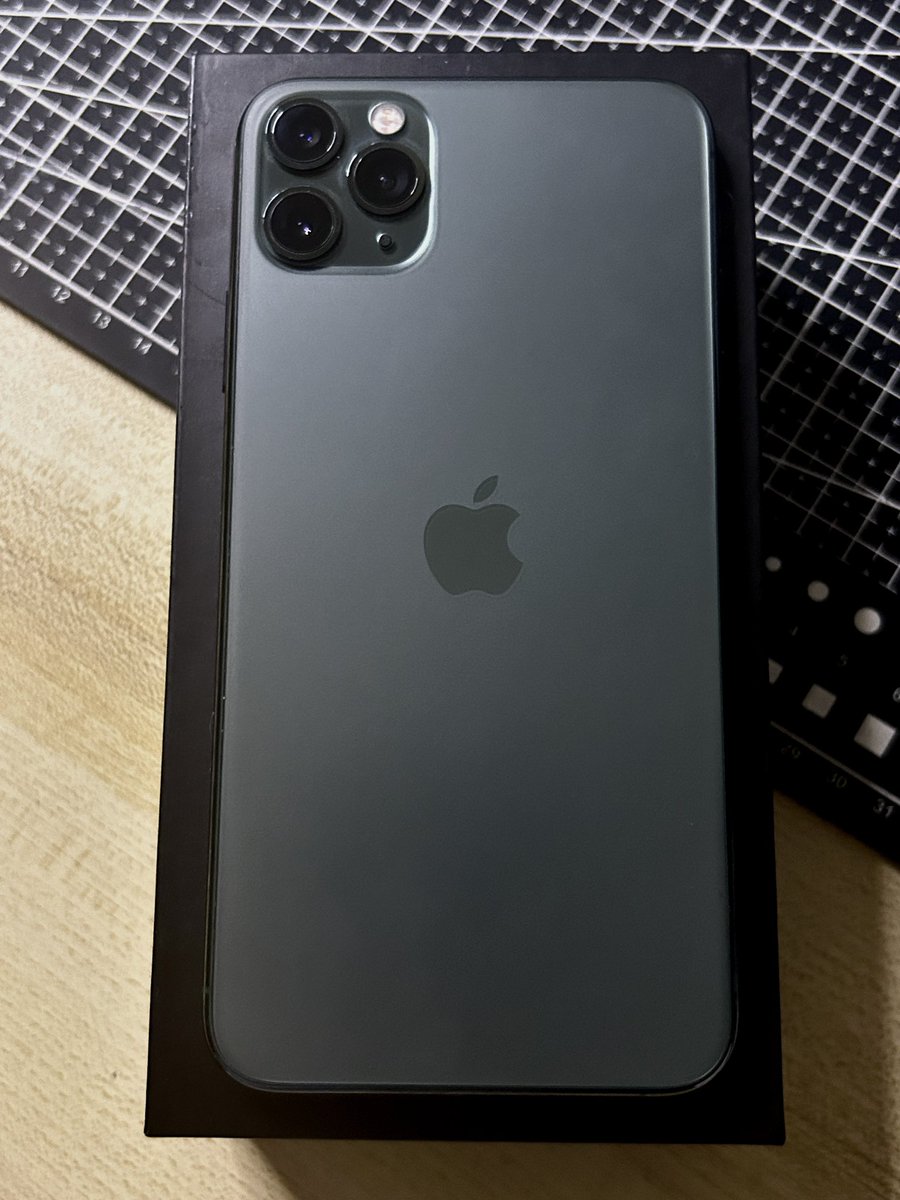 bluejaycart_'s tweet photo. wts lfb ph only 

Iphone 11 pro max Space Grey

- 100% battery health 
- 512 gb 
- 3 months old 
- onhand
- 33,000 php (fixed price)

rfs: no longer using it :)

📍makati city (can do meet up) ! 

dm for any info 🫶🏻 https://t.co/RAspsZXPit