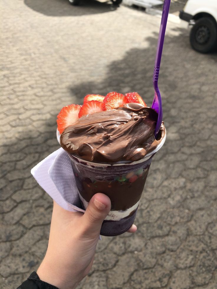 mitskiparaense's tweet photo. #jikookau
Onde Jungkook, um paulista, viaja para a casa da avó em Belém do Pará e vai comprar um "açaí" na esquina.
Ou
Onde Jimin, paraense raiz, fica indignado quando um garoto aparece em seu restaurante procurando por açaí com nutella e decide mostrar o verdadeiro açaí do Pará. https://t.co/aTWD6eEjam