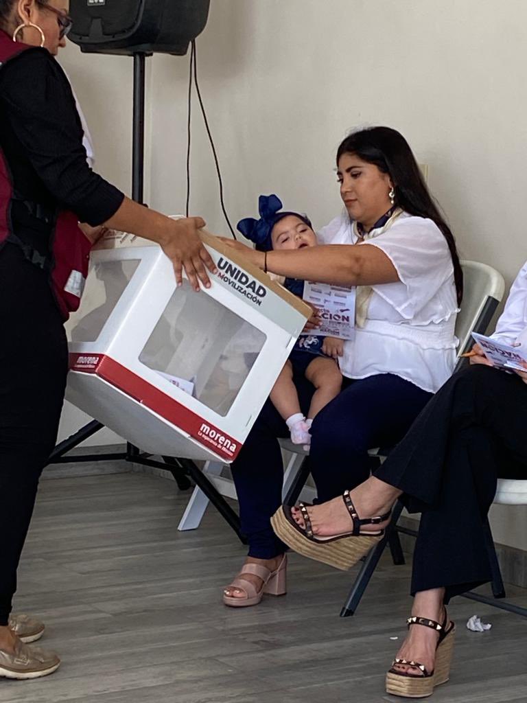 YesseniaOlua's tweet photo. Llevamos acabo la segunda jornada de consulta publica para la construcción de nuestro #ProyectoDeNacion 2024-2030. Gracias a toda la militancia y simpatizantes que se está dando cita en este proceso. Sólo así garantizaremos la consolidación de la Cuarta Transformación. https://t.co/koz026i4wz