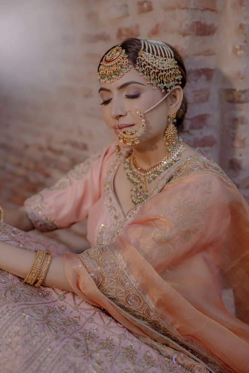 drnimratkahlon's tweet image. We are emerging, we are growing. 
Let us not stop at any point.
We are becoming a huge industry. 
We are representing fashion to the world. #letsjoinhandsforpunjabifashion 
#nimratkahlon
#punjabifashionindustry